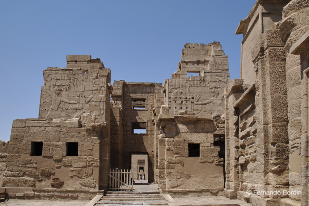 Settembre - 2007
Ingresso del tempio funerario di Ramses III a Medinet Habu  