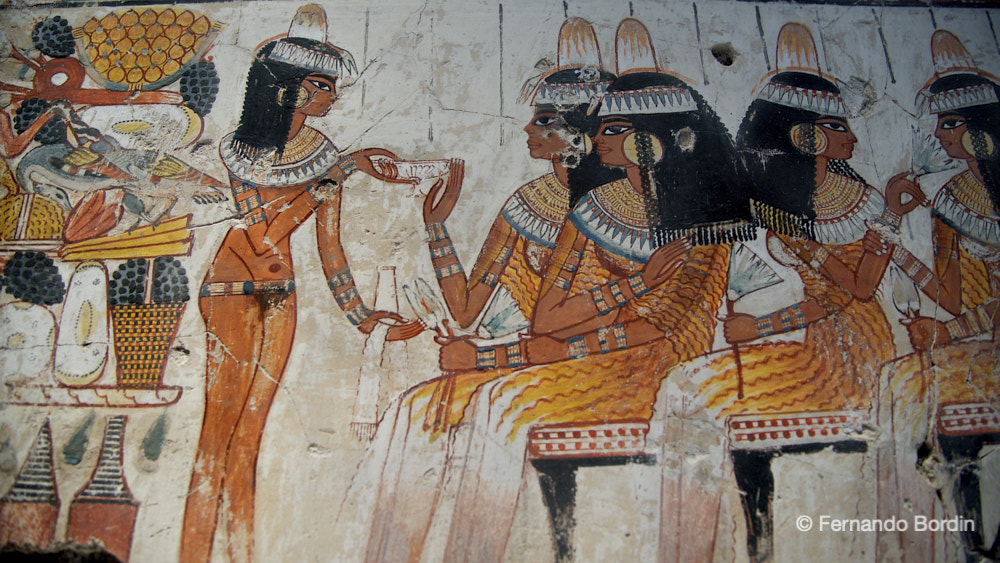 The ancient Egyptians believed in a life after death, very similar to that lived on earth. The cult of the dead was central to their life.
The northern pyramids, some with texts engraved inside, the royal tombs in the Valley of the Kings, near ancient Thebes, with religious-themed paintings and bas-reliefs
and even more the tombs of the Nobles, with splendid paintings of scenes of everyday life,
they show us the incomparable engineering but above all artistic level achieved by this extraordinary multi-thousand-year-old civilization. (2016)